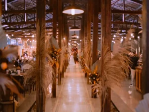 Casamento ao ar livre com decoração boho chic em BH