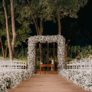 Decoração romântica para casamento ao ar livre em BH