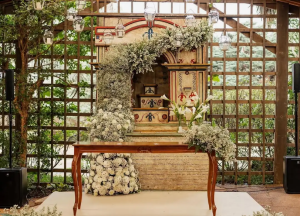 Decoração contemporânea em cerimônia