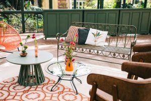 decoração de casamento com cores vibrantes em 2025