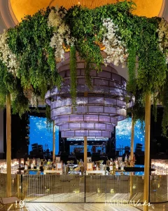 decoração floral em casamento no hotel com flores brancas