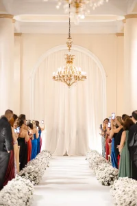festa de casamento no Copacabana Palace à noite com iluminação especial