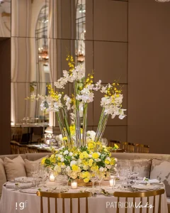 casamento no Copacabana Palace na área da piscina com ambientação elegante