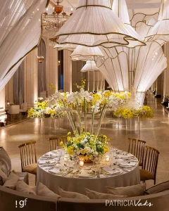 mesa decorada em casamento no Copacabana Palace com detalhes sofisticados
