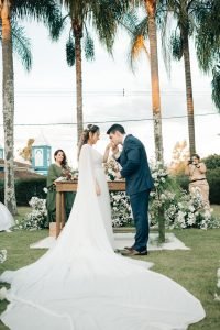 Noivos em casamento no Ville Real Hotel