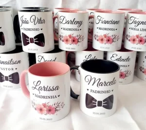caneca personalizada como lembrança de padrinhos