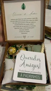 caixa com doces finos para presentear padrinhos