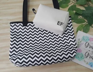 necessaire para madrinhas em caixa de presente elegante