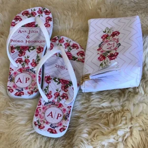 chinelos personalizados como lembrança de casamento