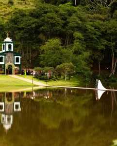 Matrimônio a beira do lago de Minas Gerais