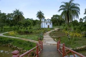 Varandão com vista para o lago no Hotel Fazenda