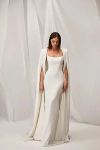vestido de noiva minimalista com capa estruturada e moderna