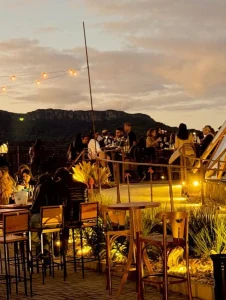 Geodésica ao pôr do sol para cerimônia de casamento em Tiradentes