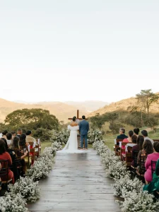 Mobiliário rústico e sofisticado para casamento na Fazenda Estância Real Sabará