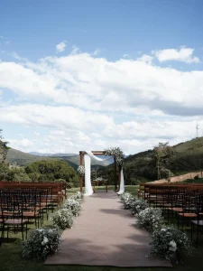 Buffet completo com comida e bebida ilimitados para casamento na Estância Real