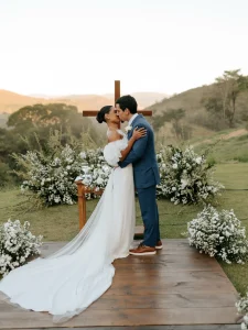 Estrutura de boate com DJ para festa de casamento na Fazenda Estância Real MG
