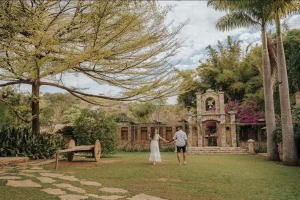 Cerimônia de casamento ao ar livre na Fazenda Quinzeiro em Moeda MG