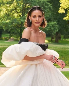 Noiva cabelo curto wet look para casamento noturno sofisticado