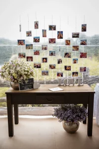 Decoração com fotos dos noivos