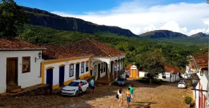 Cerimônia em fazenda em Tiradentes com natureza da Serra de São José