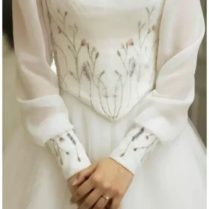 Prova de traje em atelier especializado em moda nupcial